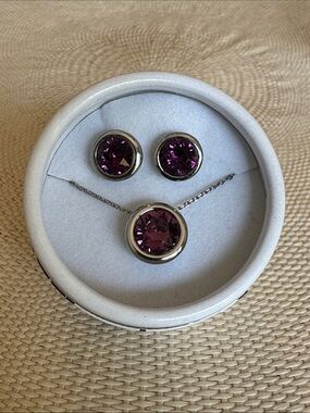 White House Black Market earring and necklace set